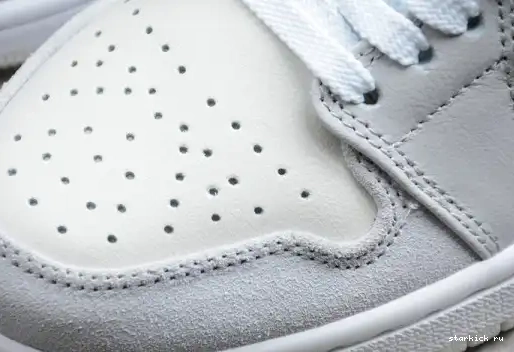 CV3043-100 Air CV3043-100 1 Low “Paris” Jordan 0629